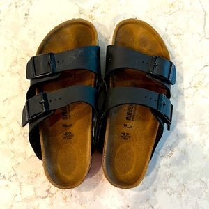 Birkenstock Like New Sandals Size 3